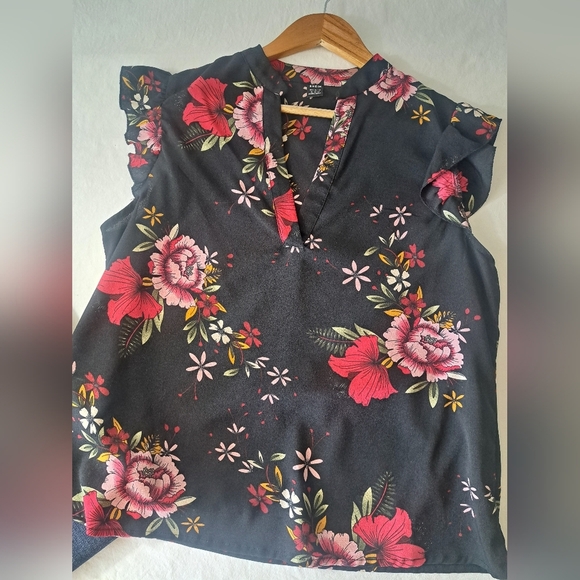 Black floral print EXTRA LARGE capped sleeve SHEIN - Picture 4 of 8